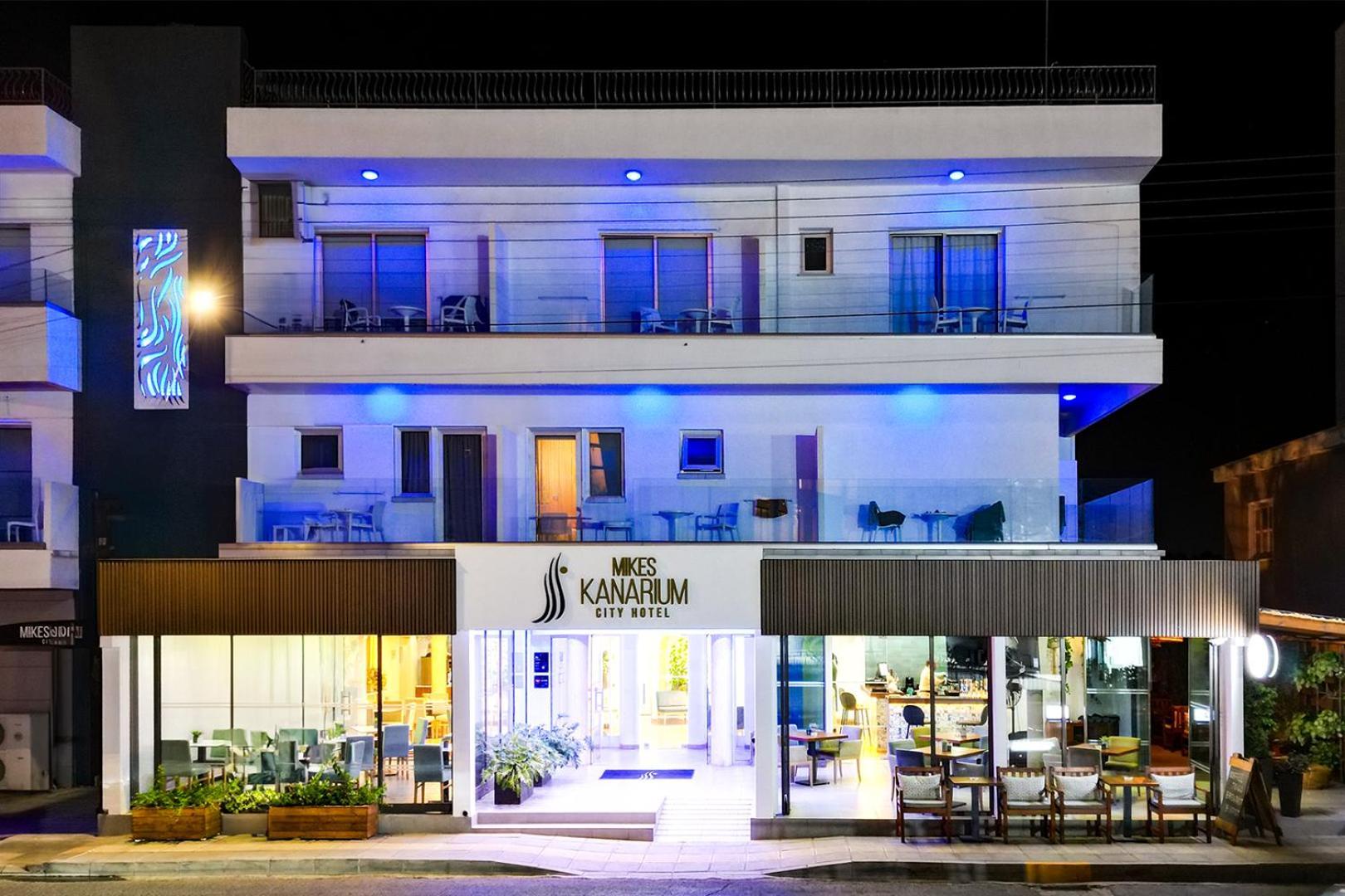 Mikes Kanarium City Hotel Larnaca Exterior foto